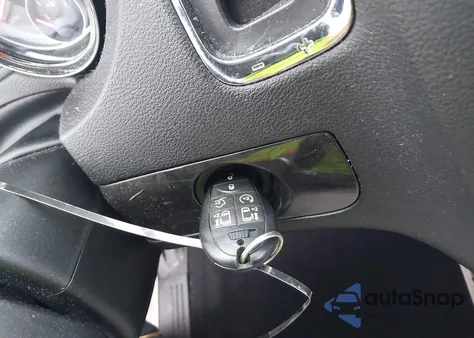 2013 Dodge Grand Caravan Crew z USA, uszkodzony, nr VIN 2C4RDGDG4DR532651